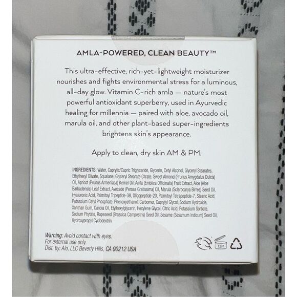 Alo Glow System - LUMINIZING FACE MOISTURIZER - Picture 4 of 5